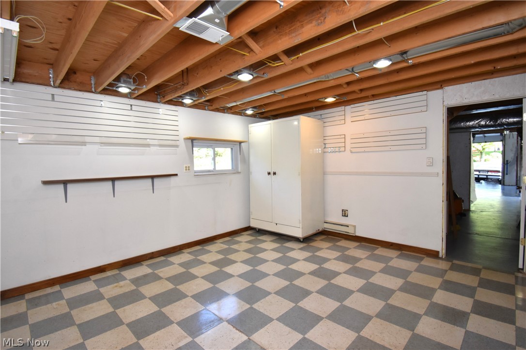 1916 Brookfield Road Hubbard OH 44425