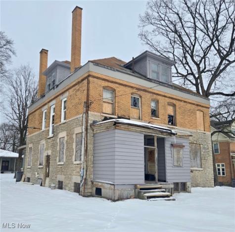 239 N Heights Avenue Youngstown OH 44504