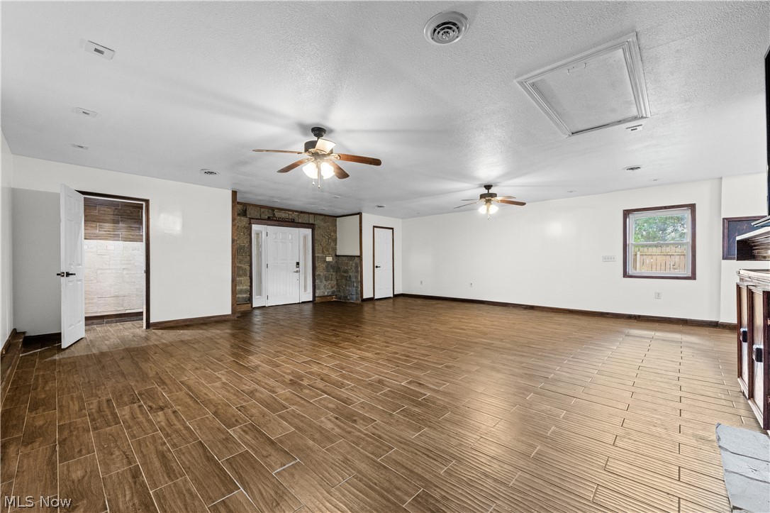 8308 Fairhill Drive NE Warren OH 44484