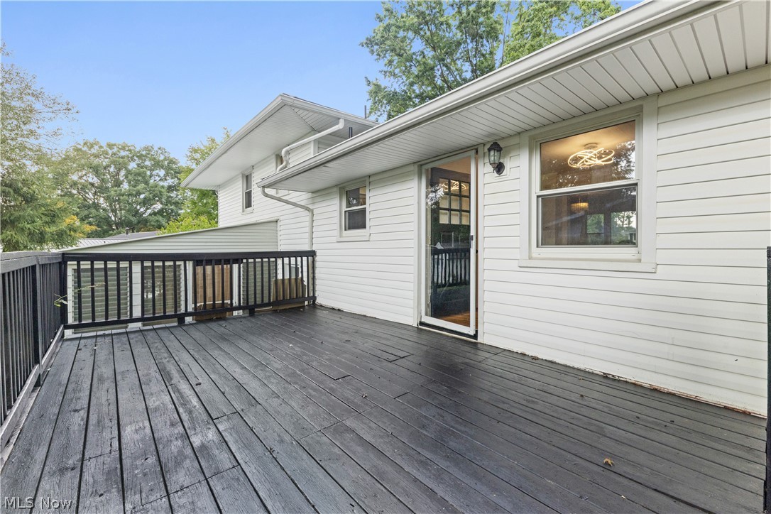 8308 Fairhill Drive NE Warren OH 44484