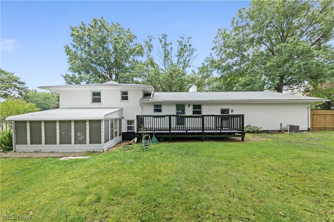 8308 Fairhill Drive NE Warren OH 44484