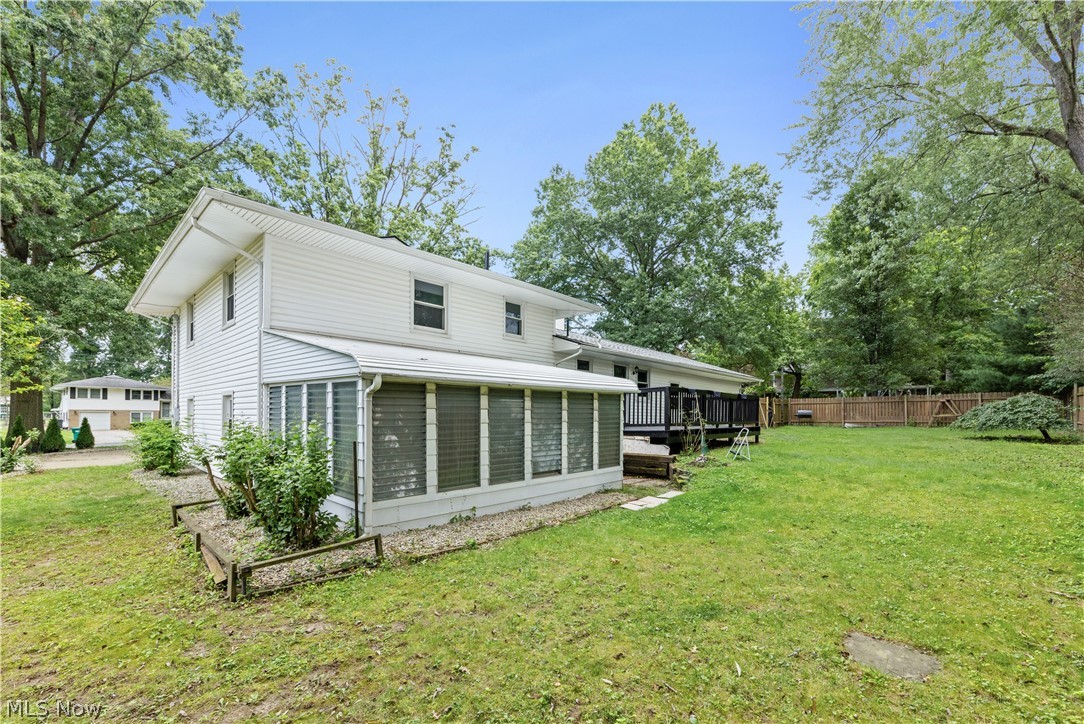 8308 Fairhill Drive NE Warren OH 44484