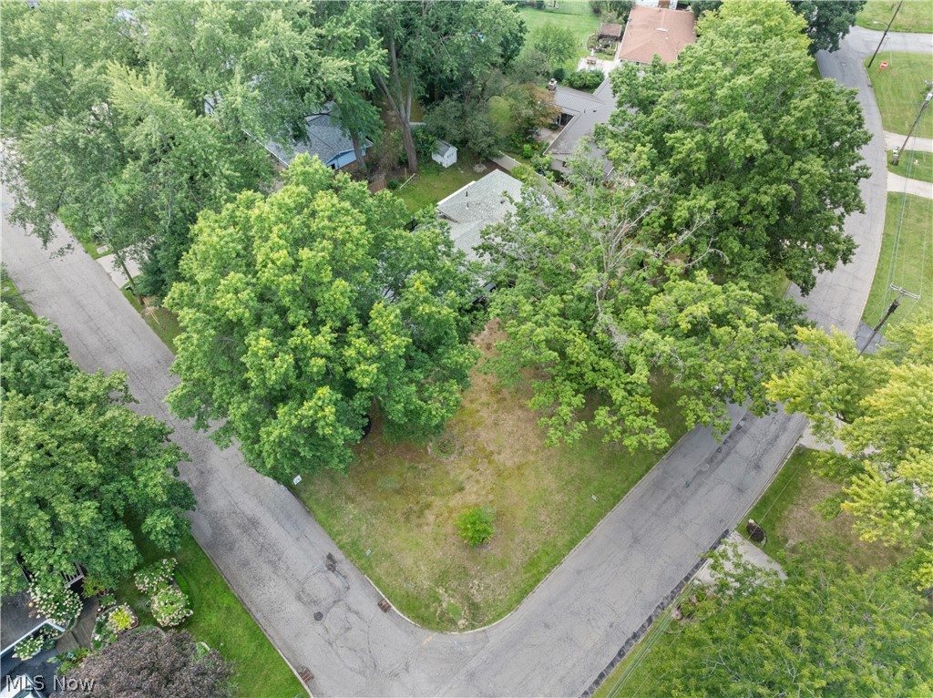8308 Fairhill Drive NE Warren OH 44484
