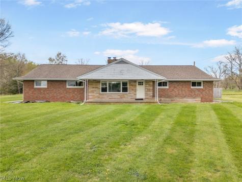 14177 Millersburg Road SW Navarre OH 44662
