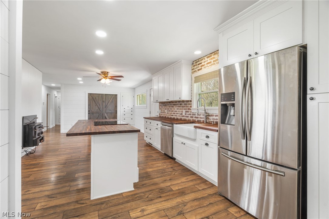 14177 Millersburg Road SW Navarre OH 44662