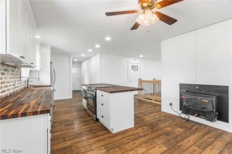 14177 Millersburg Road SW Navarre OH 44662