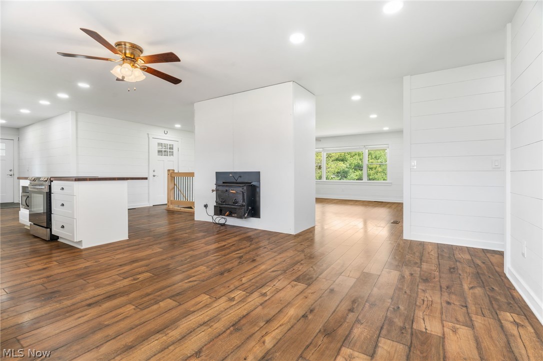 14177 Millersburg Road SW Navarre OH 44662