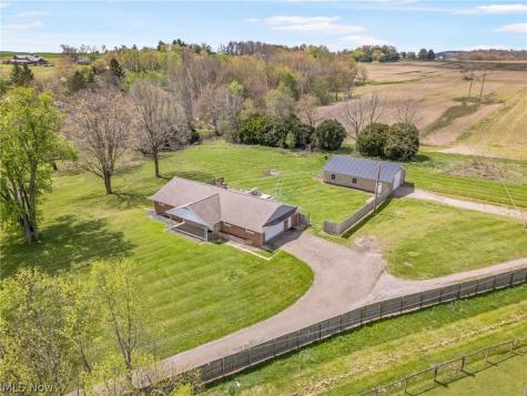 14177 Millersburg Road SW Navarre OH 44662