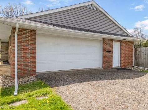 14177 Millersburg Road SW Navarre OH 44662