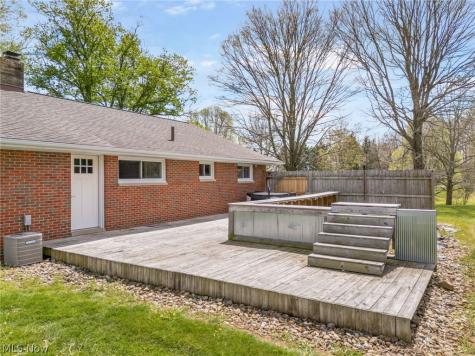 14177 Millersburg Road SW Navarre OH 44662