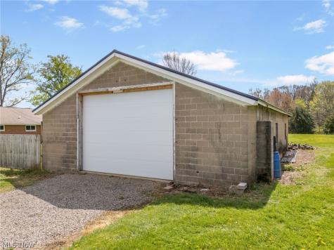 14177 Millersburg Road SW Navarre OH 44662