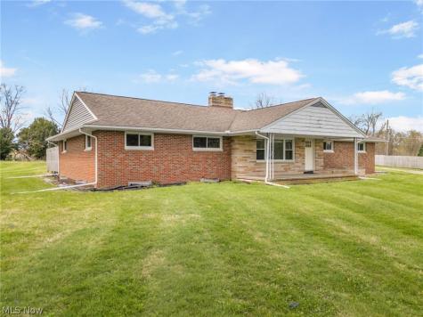 14177 Millersburg Road SW Navarre OH 44662