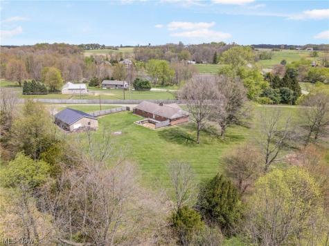 14177 Millersburg Road SW Navarre OH 44662