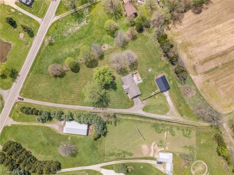 14177 Millersburg Road SW Navarre OH 44662