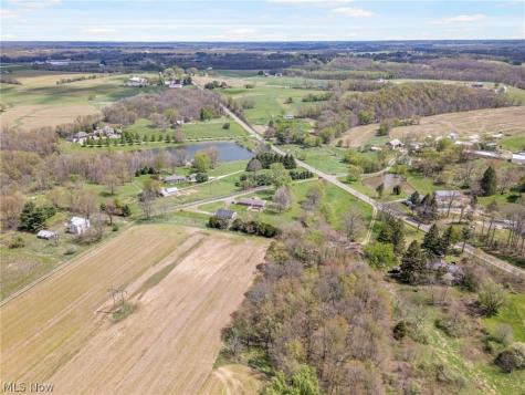 14177 Millersburg Road SW Navarre OH 44662