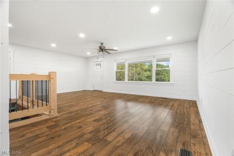 14177 Millersburg Road SW Navarre OH 44662