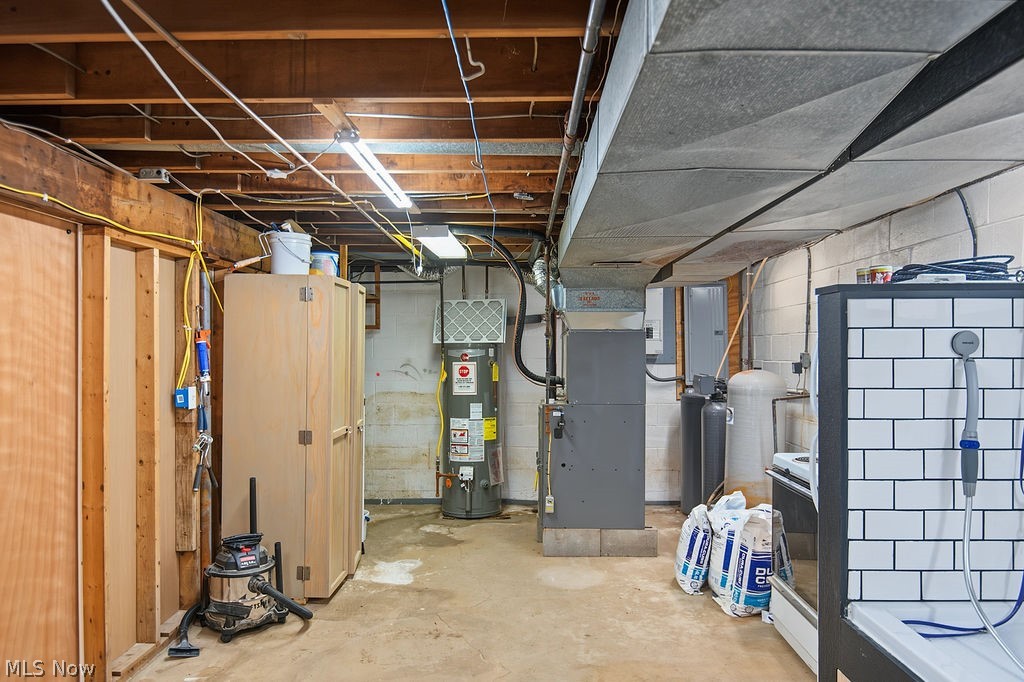 1533 Lake Drive Hubbard OH 44425