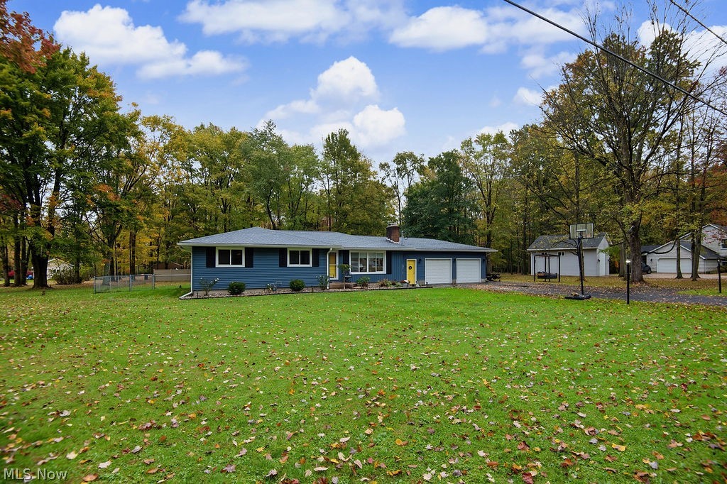 1533 Lake Drive Hubbard OH 44425