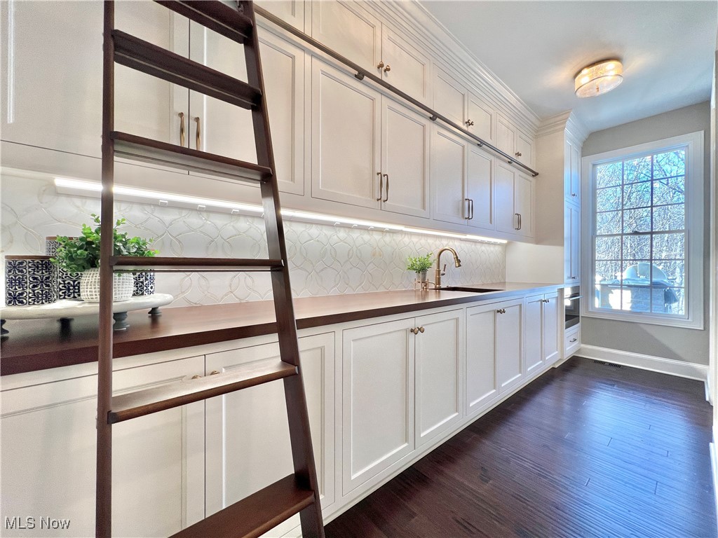 9299 White Oak Road Kirtland OH 44094