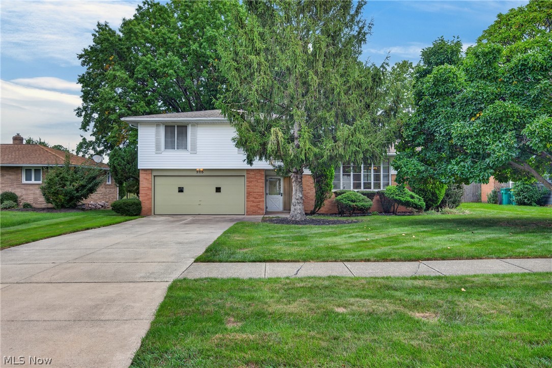 5715 Skyline Drive Seven Hills OH 44131