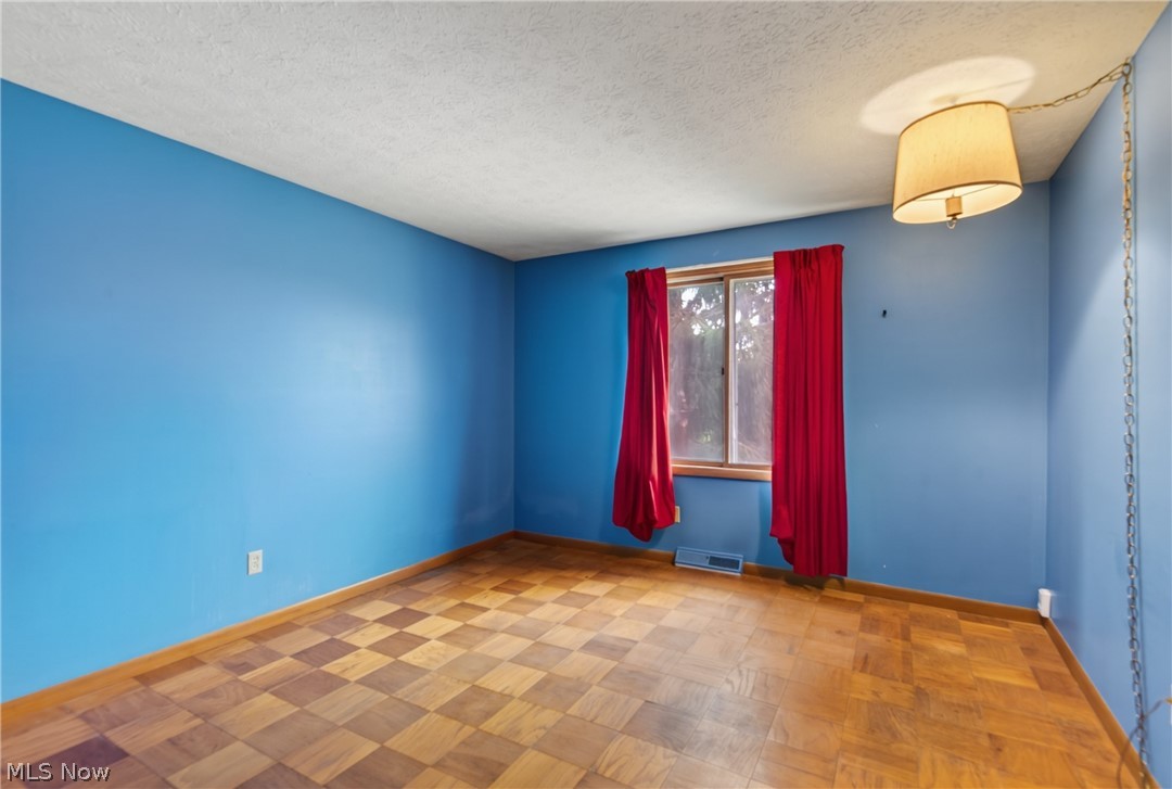 5715 Skyline Drive Seven Hills OH 44131