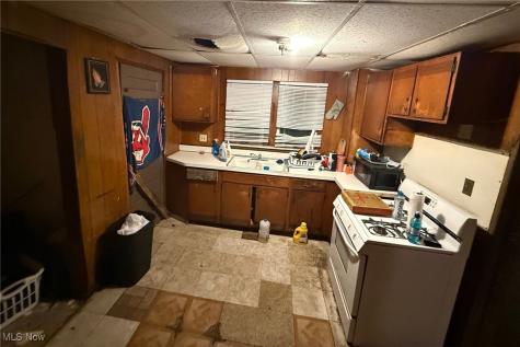 3419 Hillman Street Youngstown OH 44507