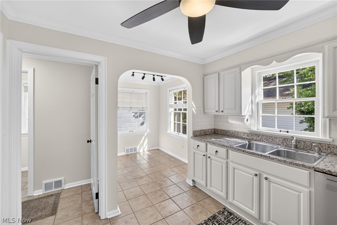17318 Daleview Drive Lakewood OH 44107