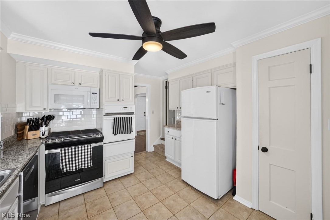 17318 Daleview Drive Lakewood OH 44107