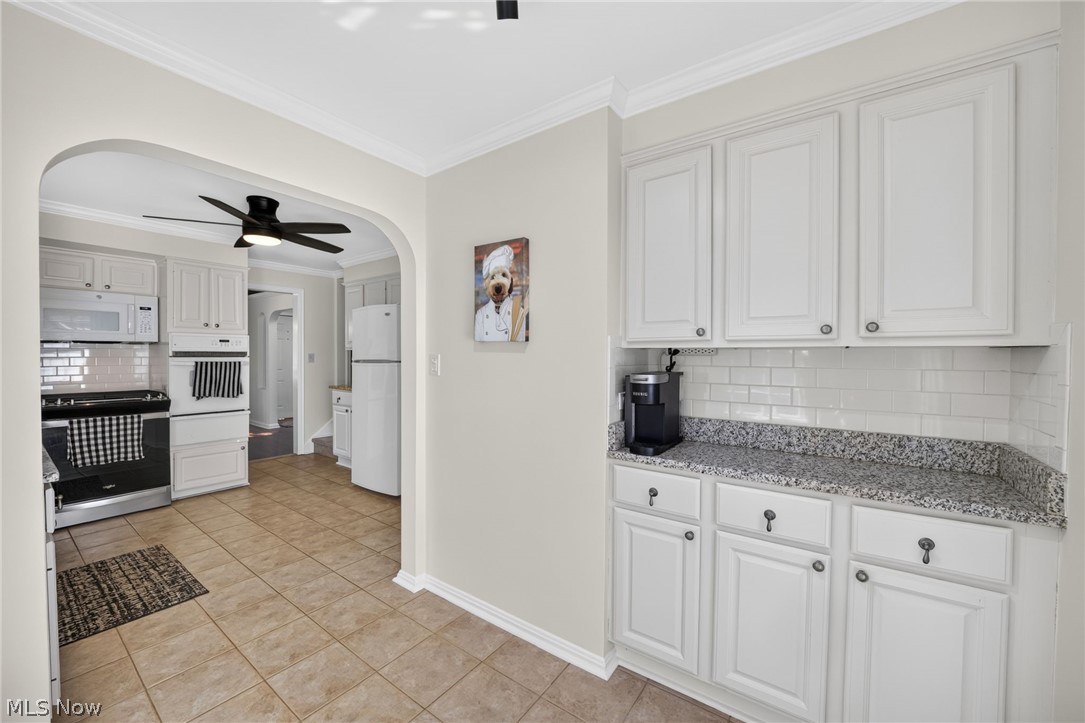 17318 Daleview Drive Lakewood OH 44107