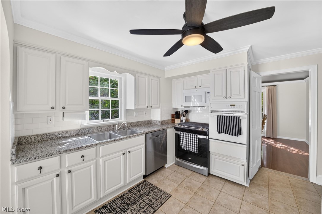 17318 Daleview Drive Lakewood OH 44107