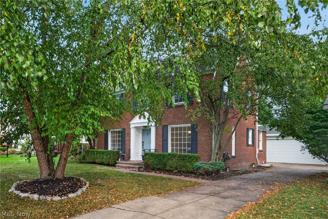 17318 Daleview Drive Lakewood OH 44107