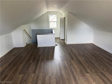 951 Roanoke Road Cleveland Heights OH 44121