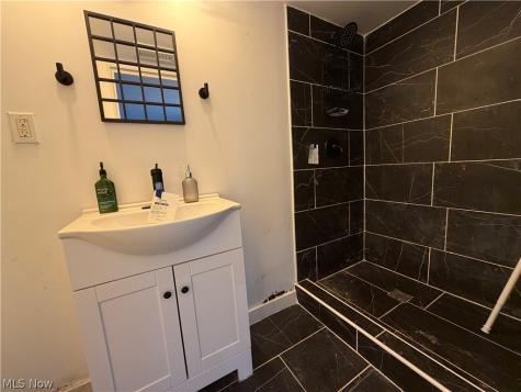 951 Roanoke Road Cleveland Heights OH 44121