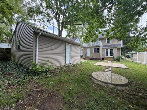 951 Roanoke Road Cleveland Heights OH 44121