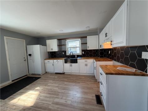951 Roanoke Road Cleveland Heights OH 44121