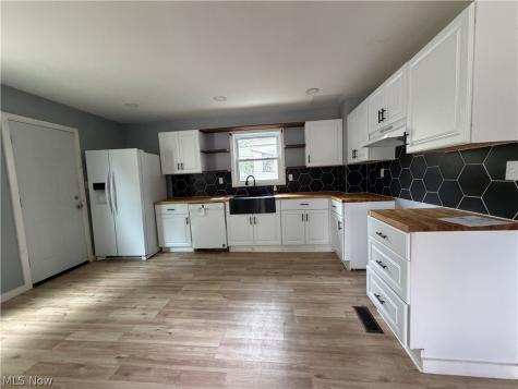 951 Roanoke Road Cleveland Heights OH 44121