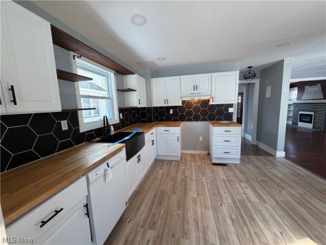 951 Roanoke Road Cleveland Heights OH 44121