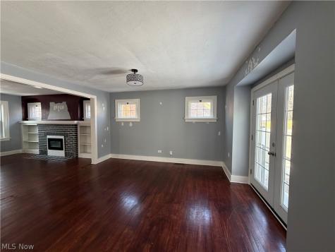 951 Roanoke Road Cleveland Heights OH 44121