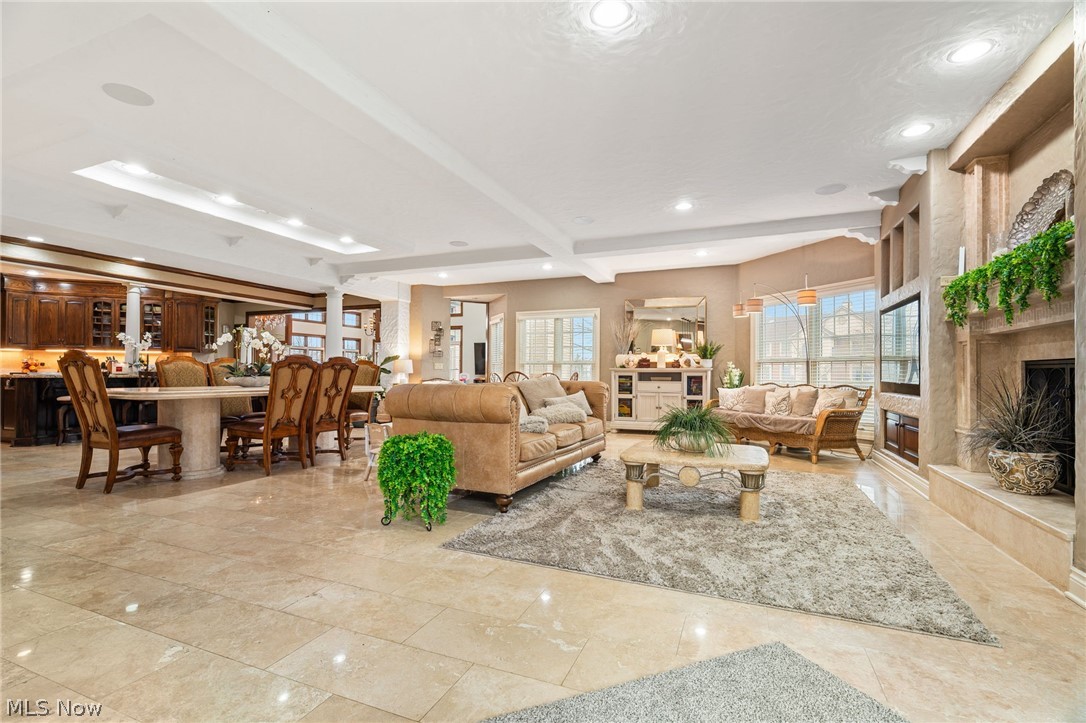 1311 Chantilly Circle NE Canton OH 44721