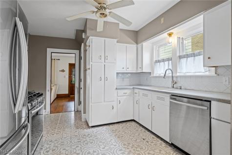 2515 Whitelaw Street Cuyahoga Falls OH 44221