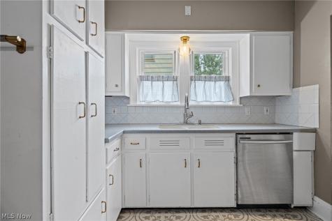 2515 Whitelaw Street Cuyahoga Falls OH 44221