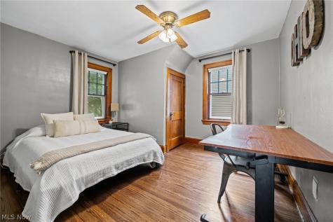 2515 Whitelaw Street Cuyahoga Falls OH 44221