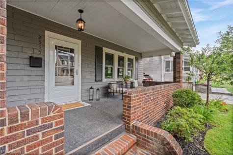 2515 Whitelaw Street Cuyahoga Falls OH 44221