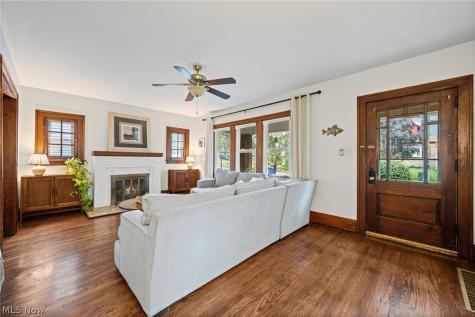 2515 Whitelaw Street Cuyahoga Falls OH 44221