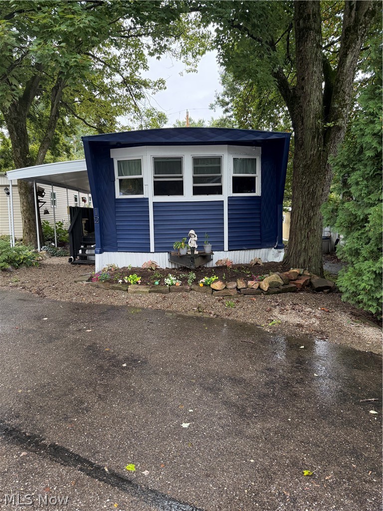 12 E Buddy Street Barberton OH 44203