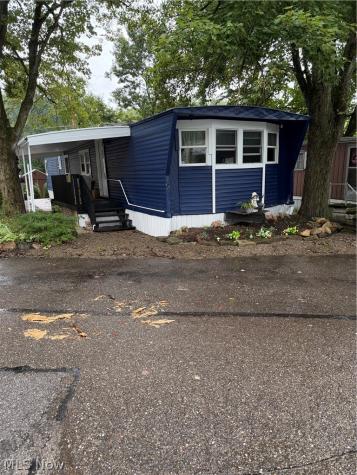 12 E Buddy Street Barberton OH 44203