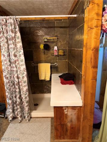 12 E Buddy Street Barberton OH 44203