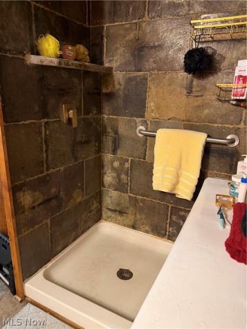 12 E Buddy Street Barberton OH 44203