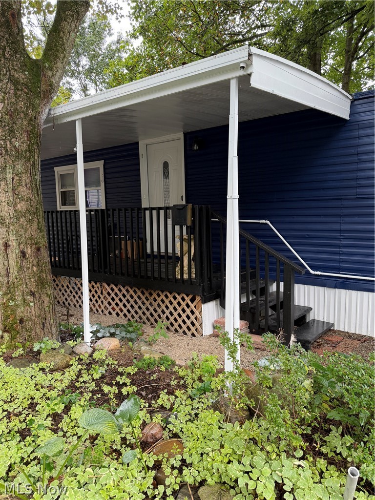 12 E Buddy Street Barberton OH 44203