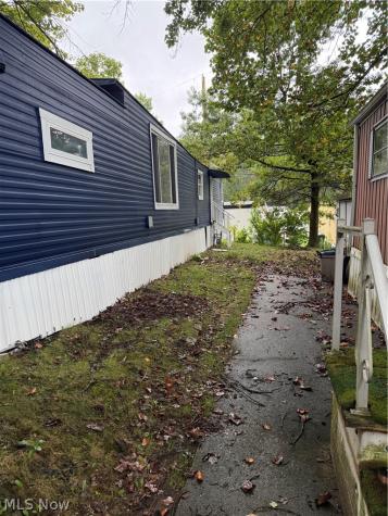 12 E Buddy Street Barberton OH 44203